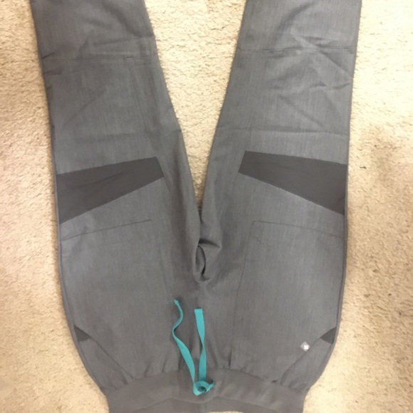 Figs XS Venice Jogger LIMITED EDITION scrub pants - Picture 7 of 7